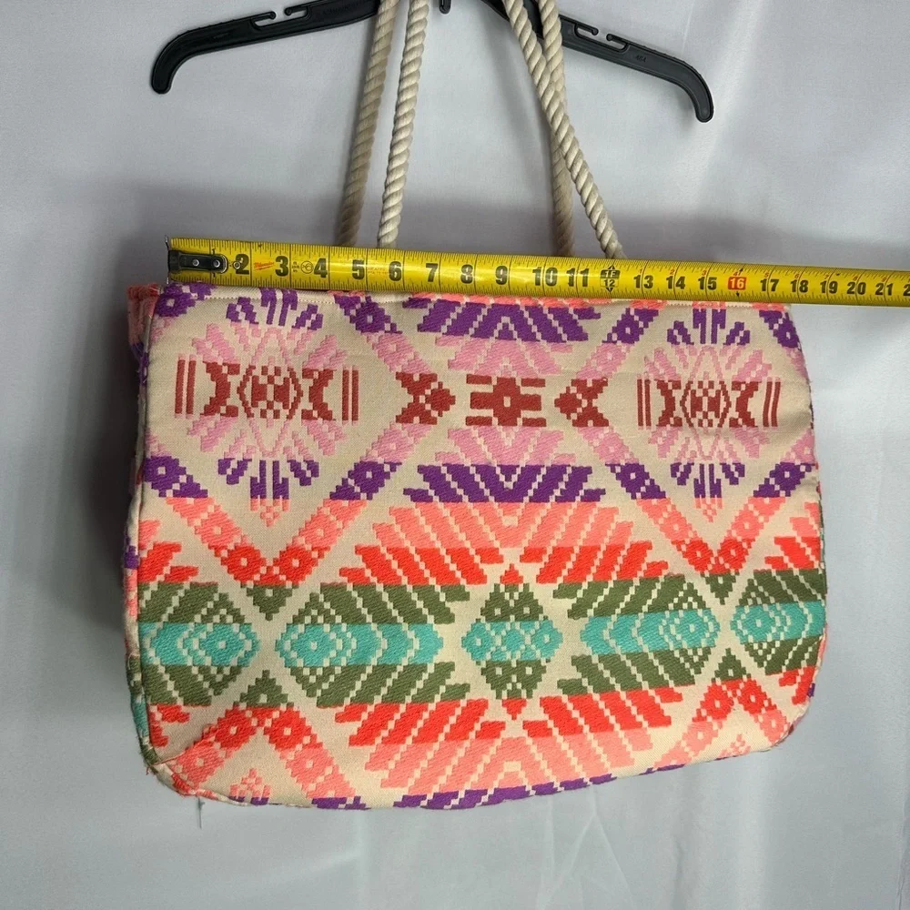 Judith March Colorful Geometric Tote Bag with Pouch pre owned Exellent condition